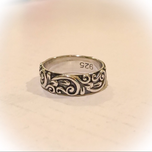 💕Beautiful Sterling Silver Bali Floral Band Ring - Picture 5 of 8